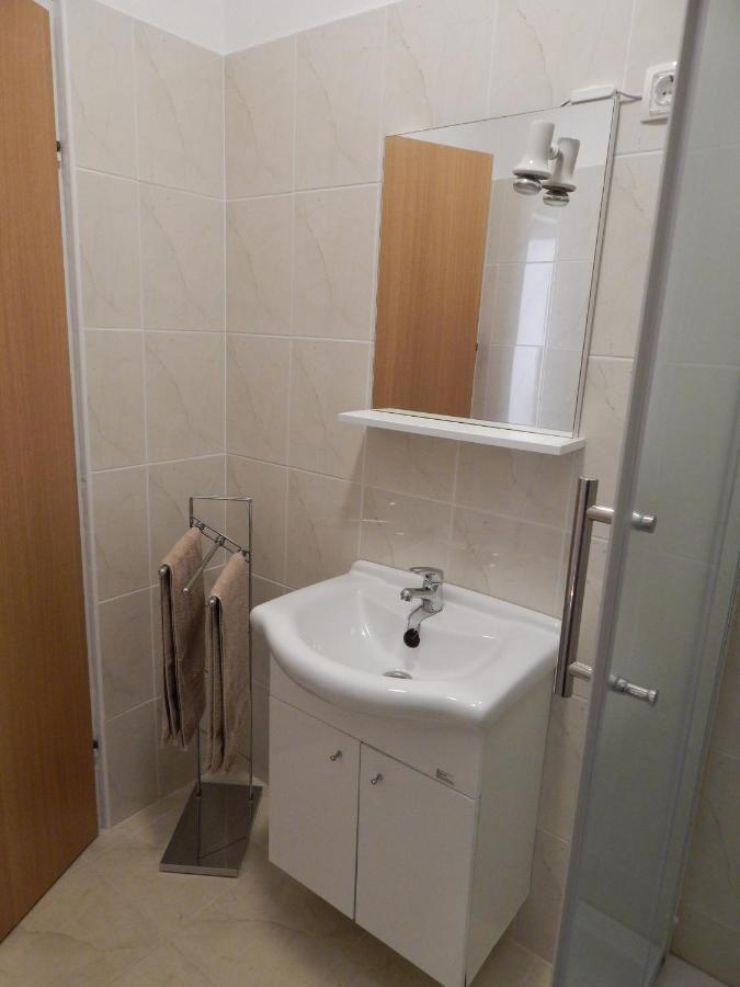 Apartment Jelena Фажана Екстер'єр фото